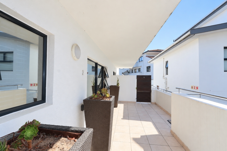 To Let 2 Bedroom Property for Rent in Waves Edge Western Cape